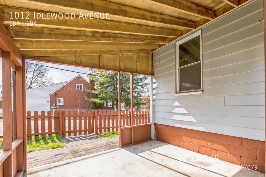 1-bedroom-bungalow-style-home-carnegie-pa-building-photo(1)