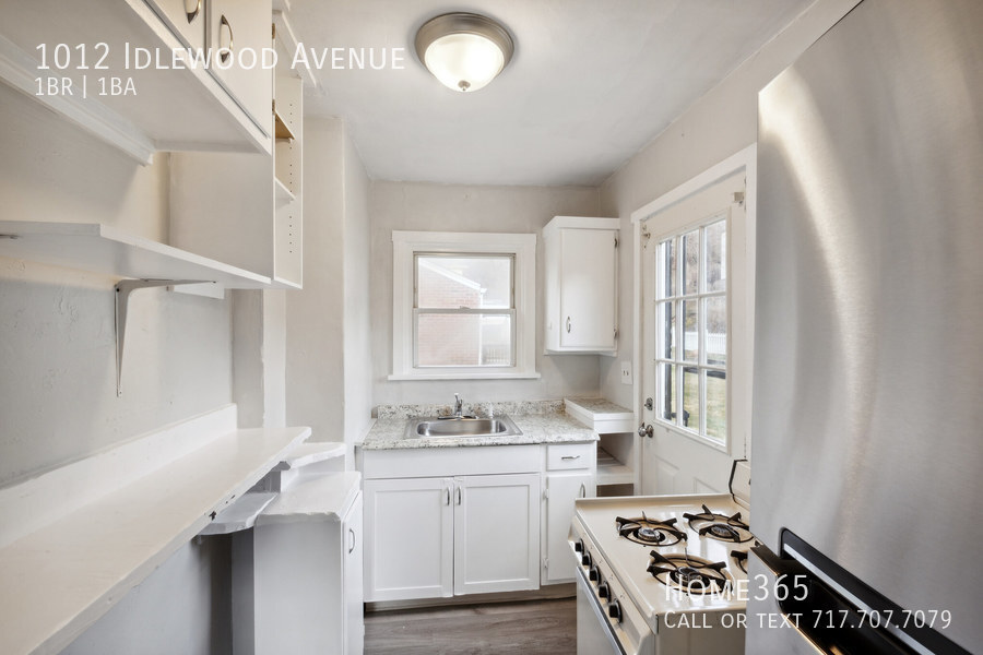 1-bedroom-bungalow-style-home-carnegie-pa-building-photo(3)