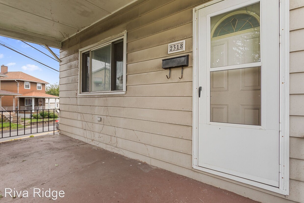 2-br-15-bath-house---2318-vondera-street-homestead-pa-building-photo