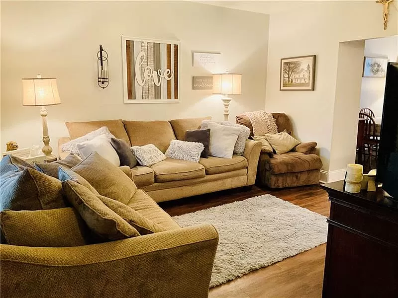 3fd07c9ec8cbae0d95671e6bc8a65b9f-uncropped_scaled_within_1536_1152