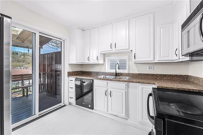 416d52bc41b605d1c5d500bb5167a683-uncropped_scaled_within_1536_1152