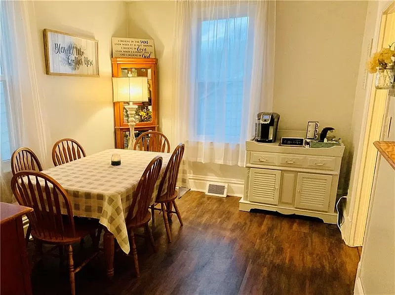 ec427b07ed10808bb4a98f887a30a59a-uncropped_scaled_within_1536_1152